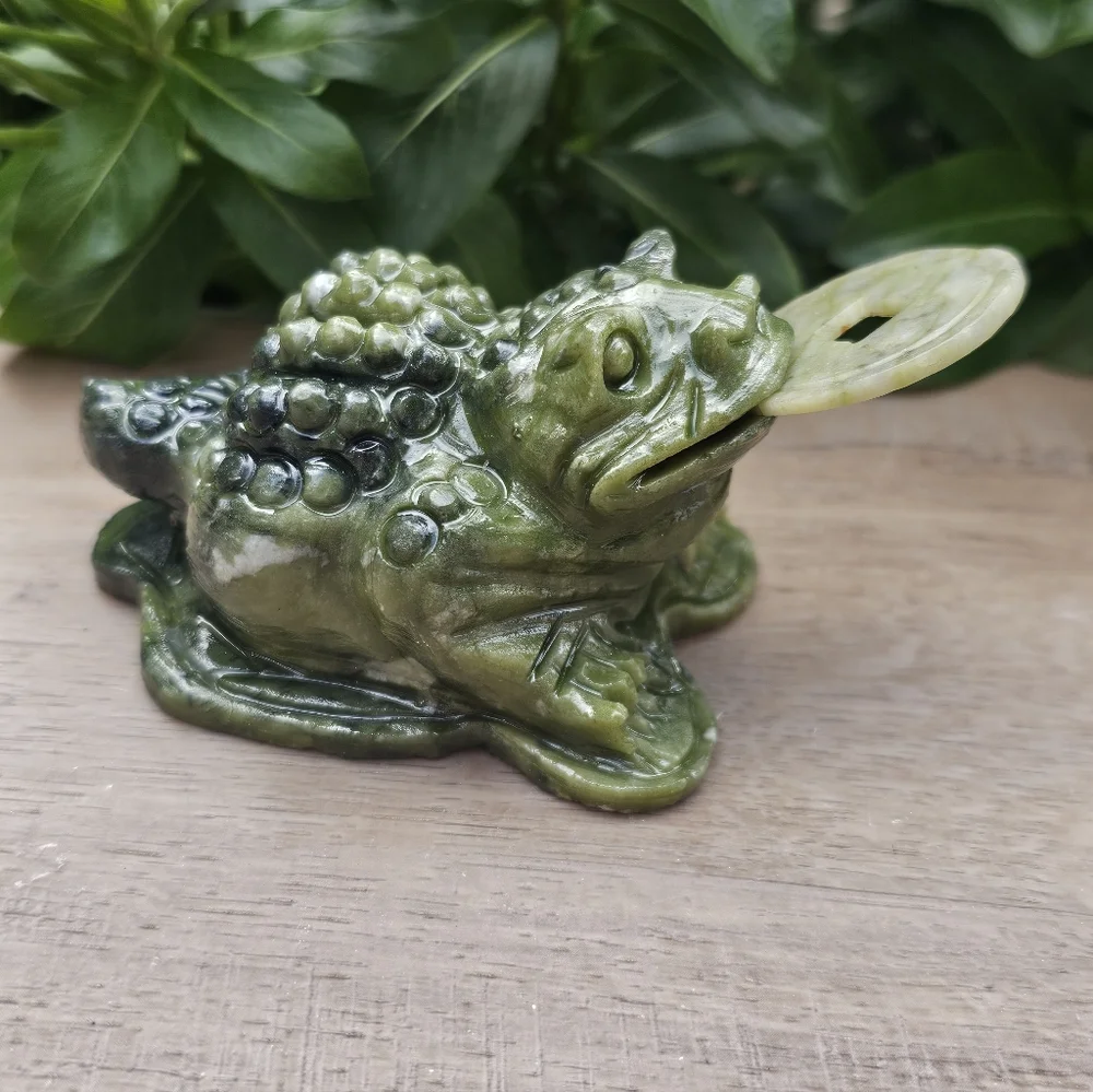 Money Frog Crystal Figurine